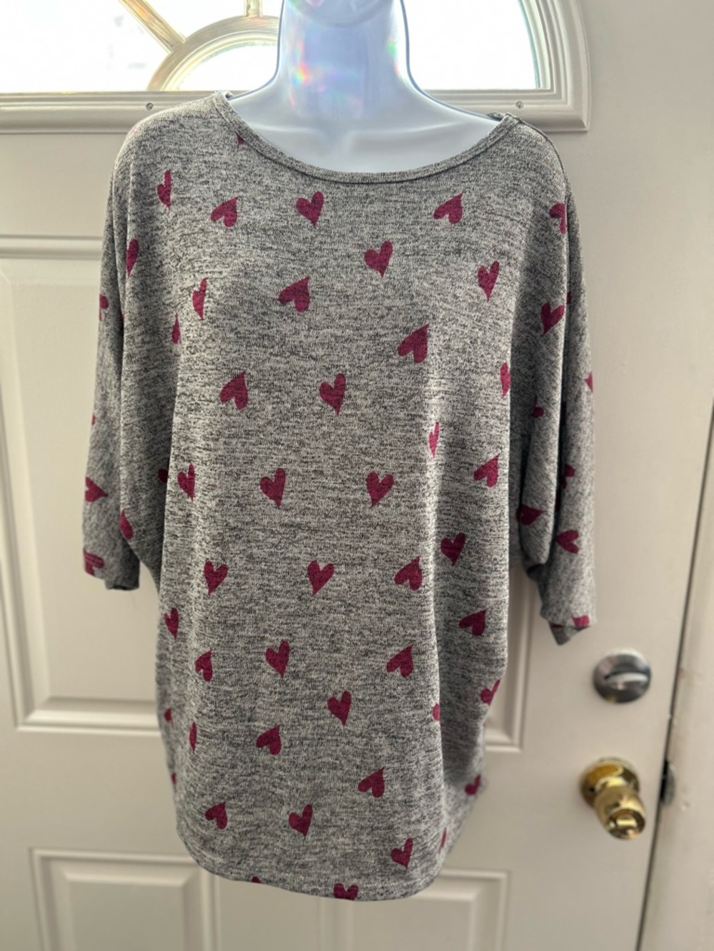 Olivia Blu Gray Heart Print Knit Top - Pink Hearts Size Small DB1